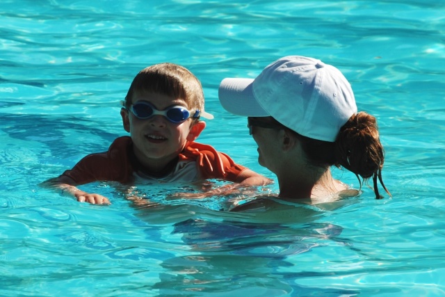 2009-08-20-18 IAN SWIM LESSON.jpg